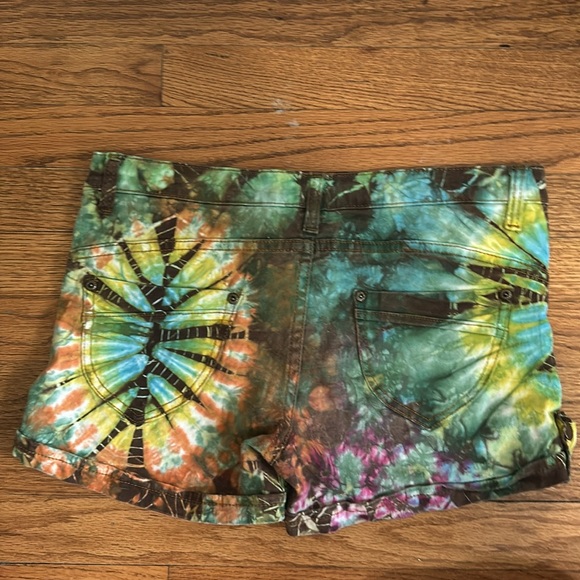 Patan Design tie-dye shorts - Picture 2 of 5